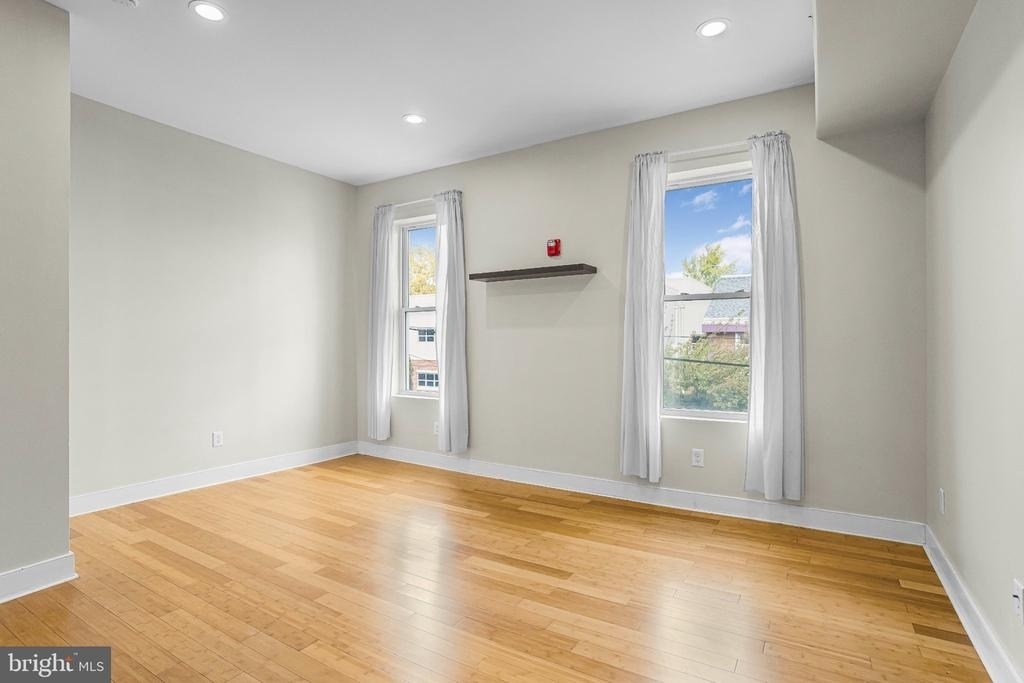 1916 W Girard Avenue - Photo 5