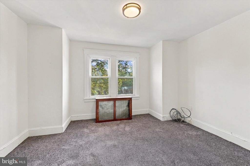 226 E 23rd Street - Photo 10
