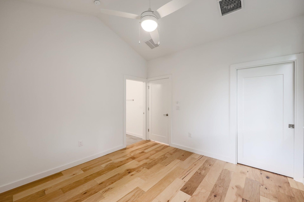 2104 Columbia Cv - Photo 15