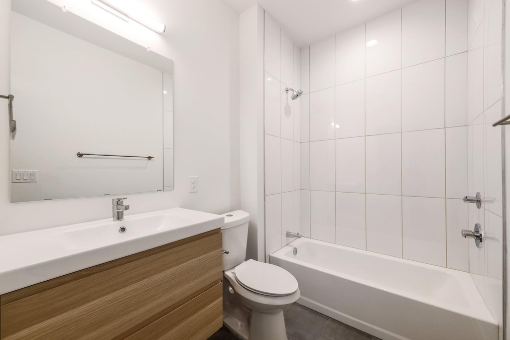 2104 Columbia Cv - Photo 18