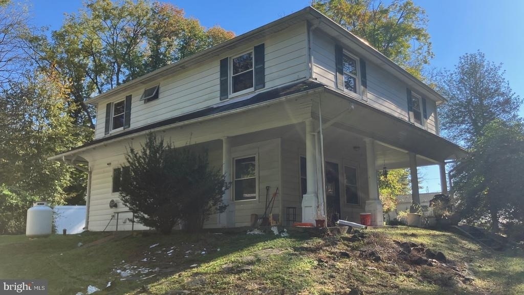 1056 River Road - Photo 0