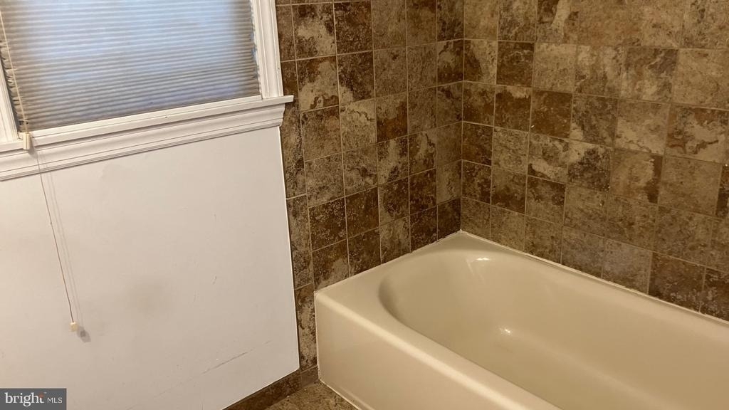 1056 River Road - Photo 8