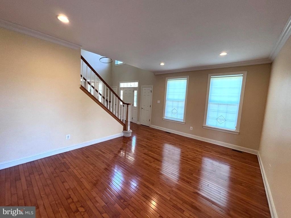 245 South Lane - Photo 4