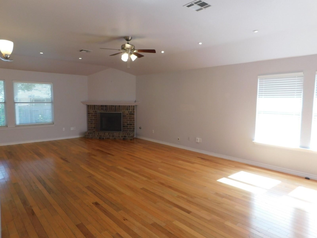 5812 Pecanwood Ln - Photo 3