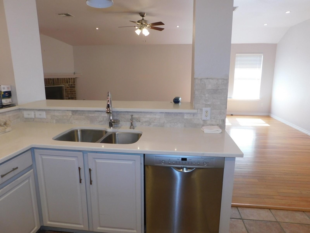 5812 Pecanwood Ln - Photo 6