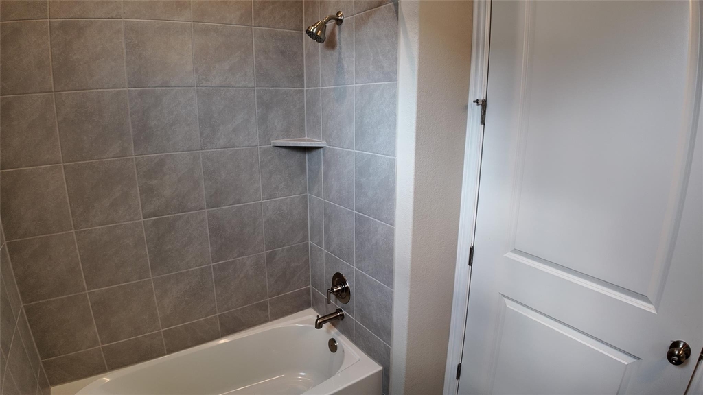 4806 Warm Wassail Dr - Photo 18