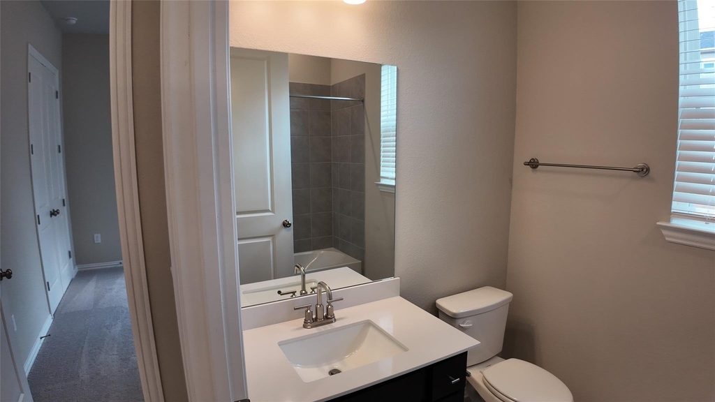 4806 Warm Wassail Dr - Photo 17
