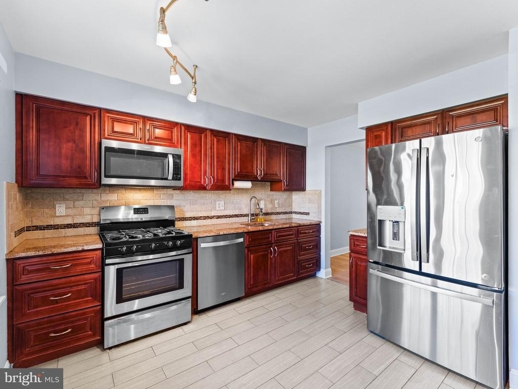 233 Lafayette Drive - Photo 10