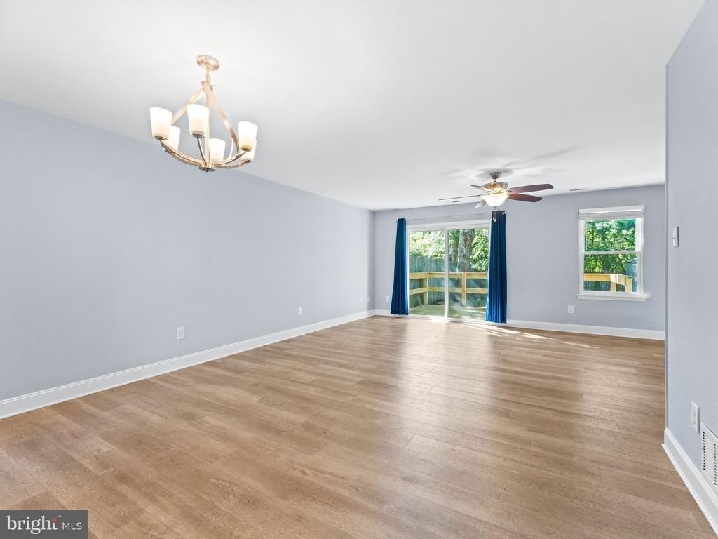 233 Lafayette Drive - Photo 3