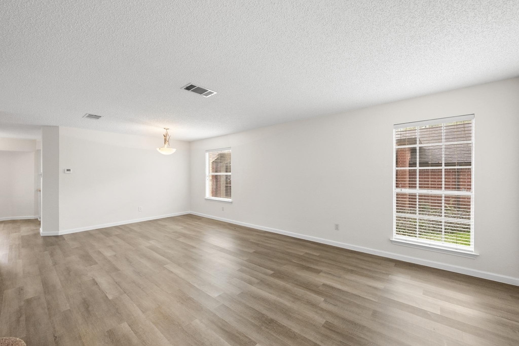 6018 La Naranja Ln - Photo 2
