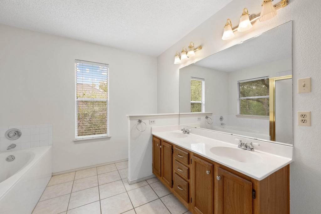6018 La Naranja Ln - Photo 11