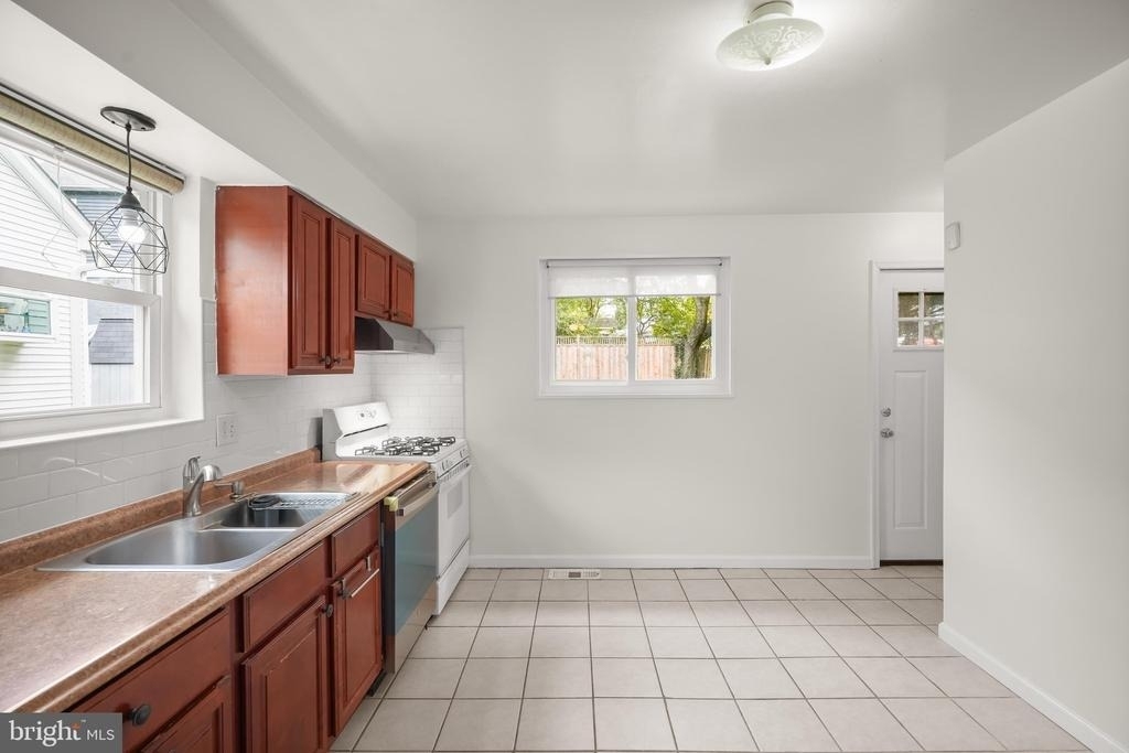 10903 Stillwater Avenue - Photo 17