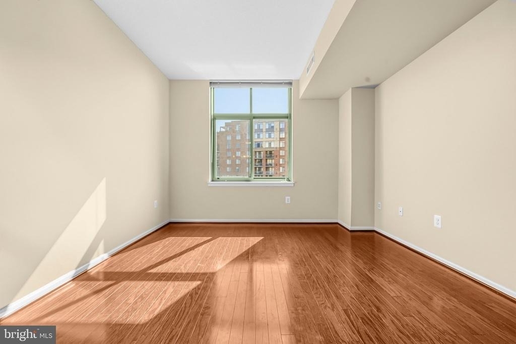 11700 Old Georgetown Road - Photo 11