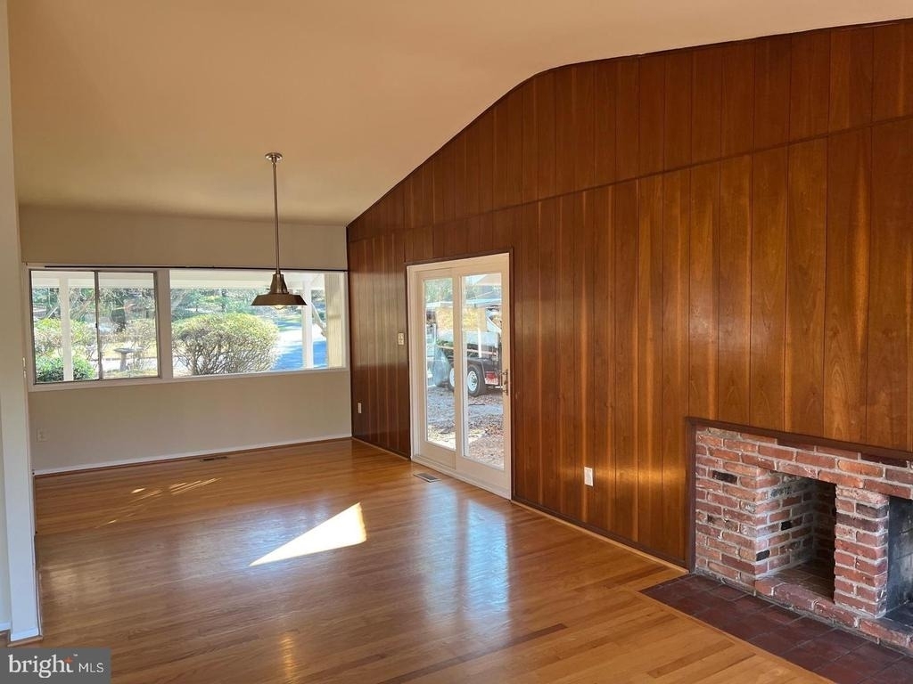 8 Carderock Court - Photo 9