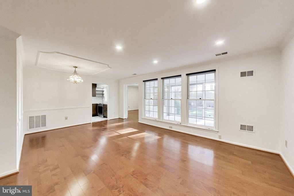 5707 Brewer House Circle - Photo 2