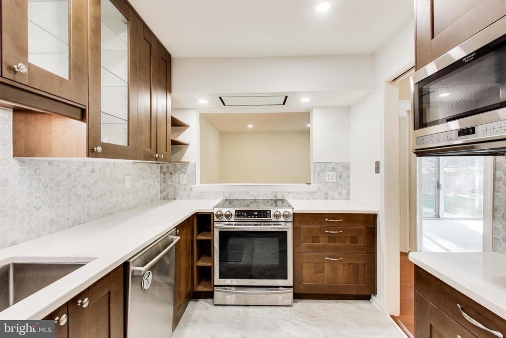5707 Brewer House Circle - Photo 10