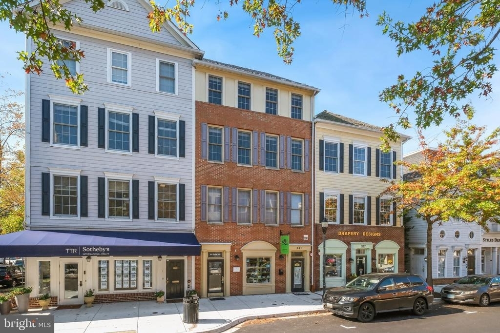 340 Hart Mews - Photo 0