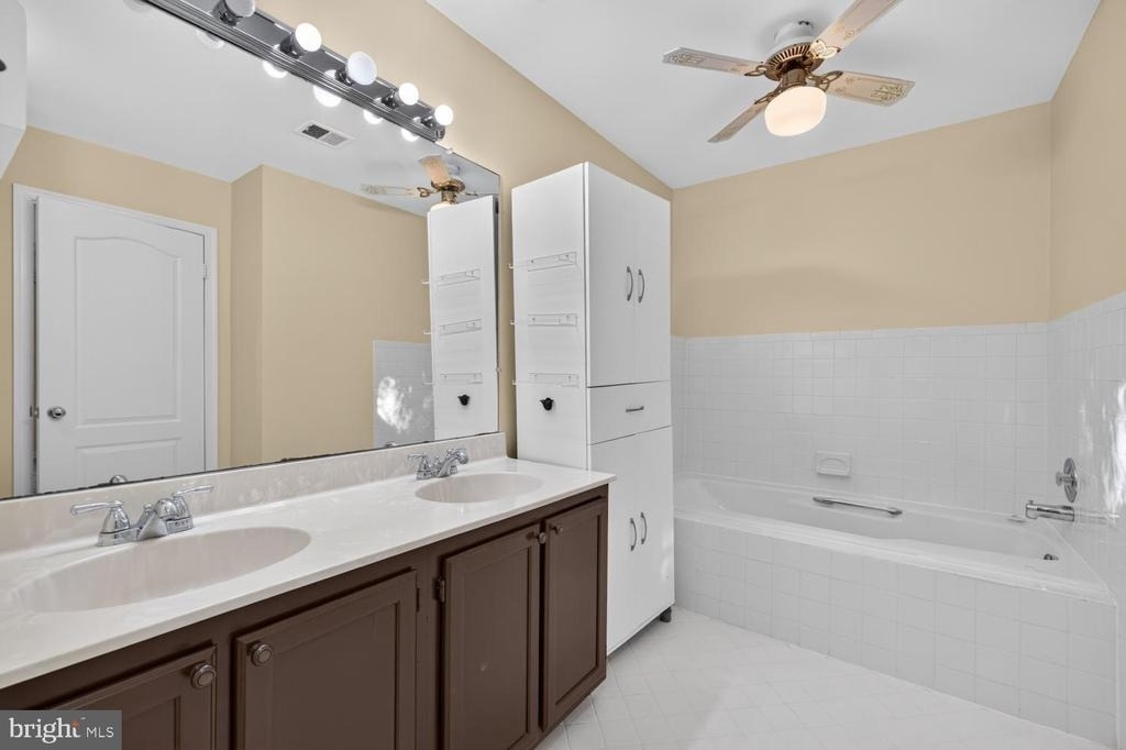 2512 Locustwood Place - Photo 26