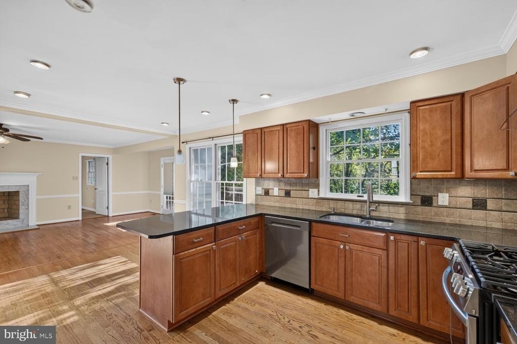 2512 Locustwood Place - Photo 4