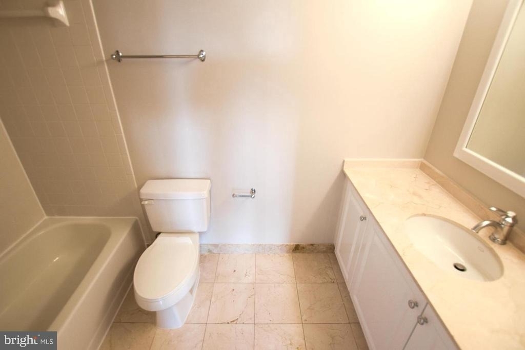 10101 Grosvenor Place - Photo 10
