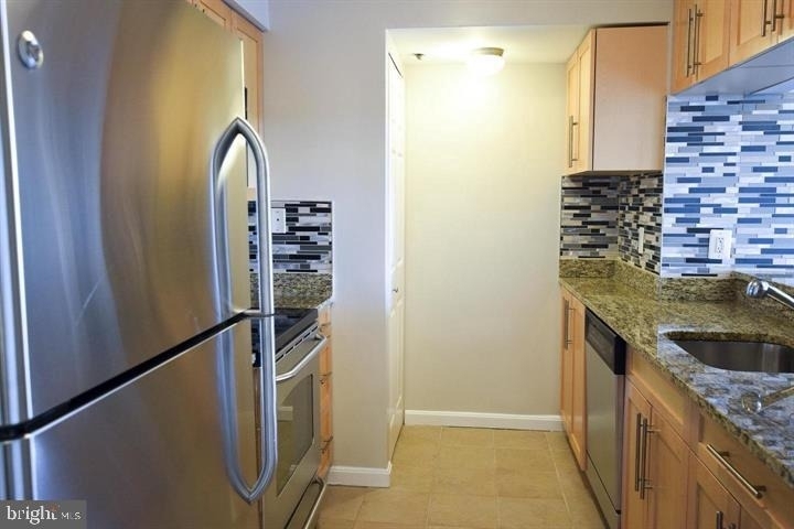 10101 Grosvenor Place - Photo 6