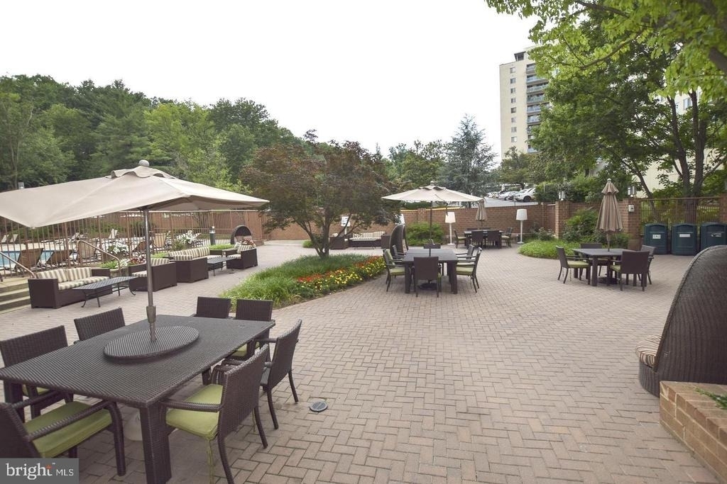 10101 Grosvenor Place - Photo 21