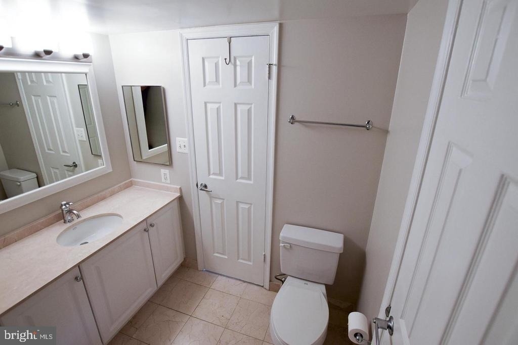 10101 Grosvenor Place - Photo 12