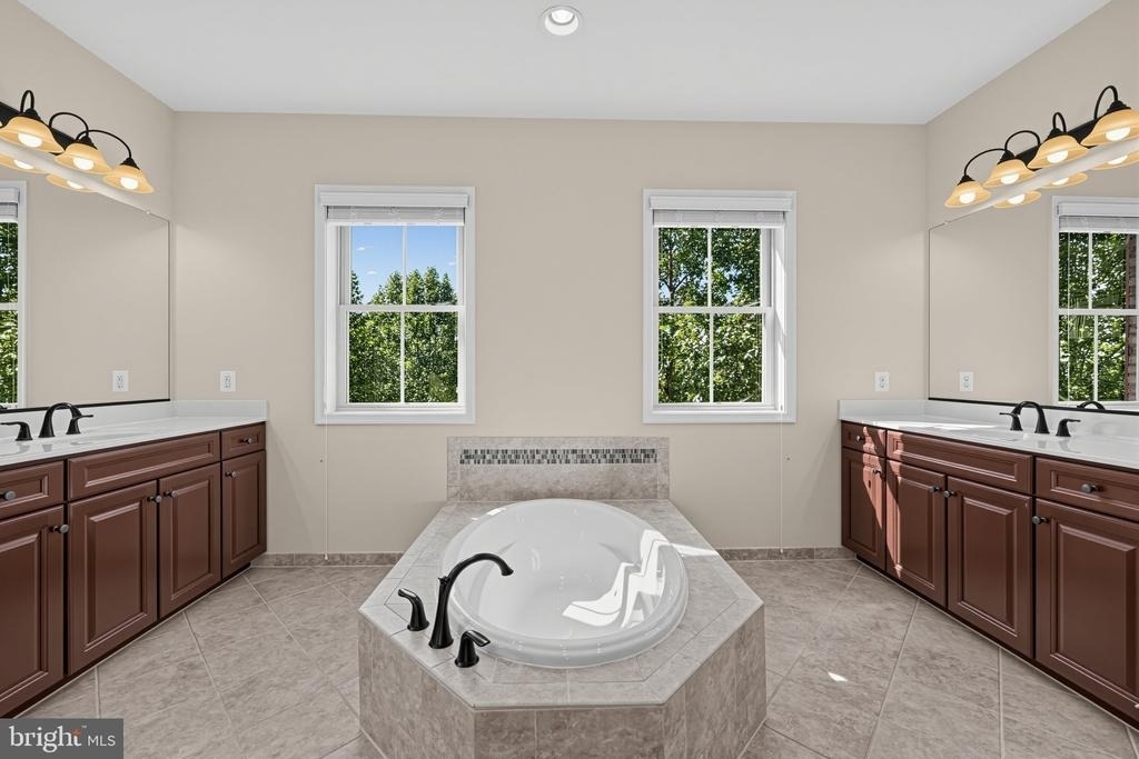 22805 Broadway Avenue - Photo 7