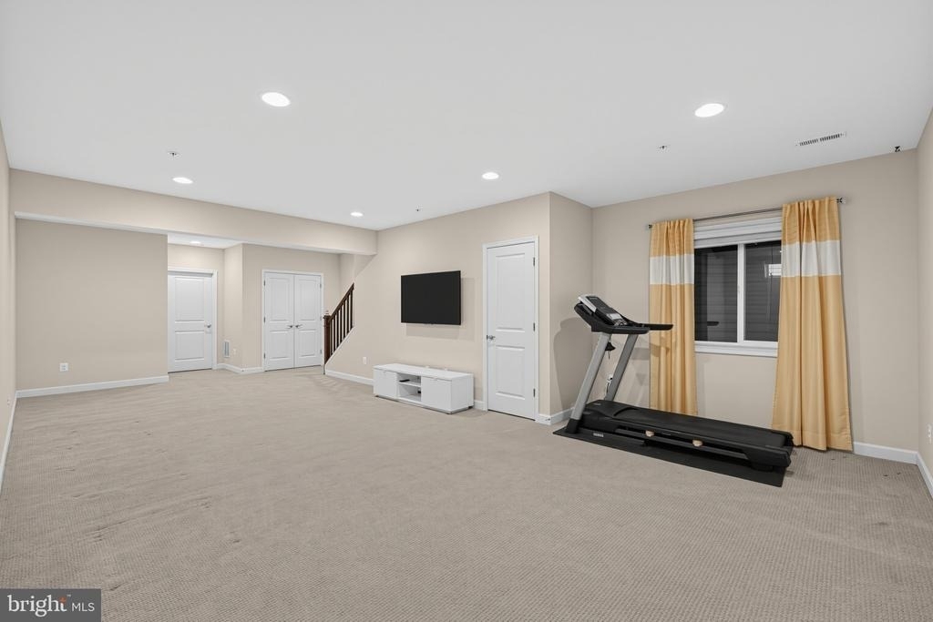 22805 Broadway Avenue - Photo 10