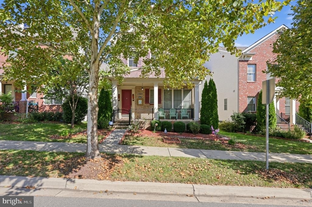 22805 Broadway Avenue - Photo 0