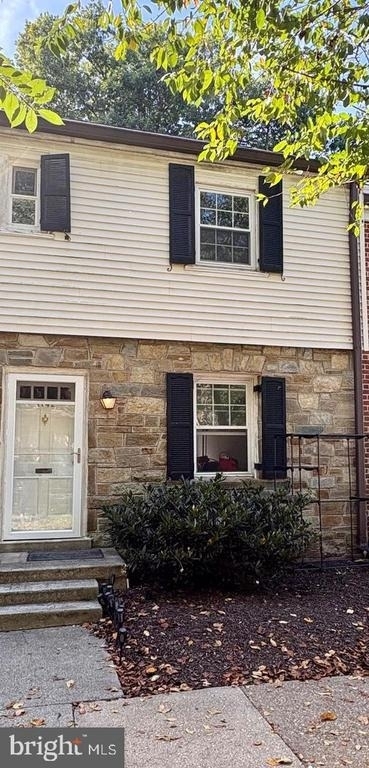 1742 E West Highway - Photo 1