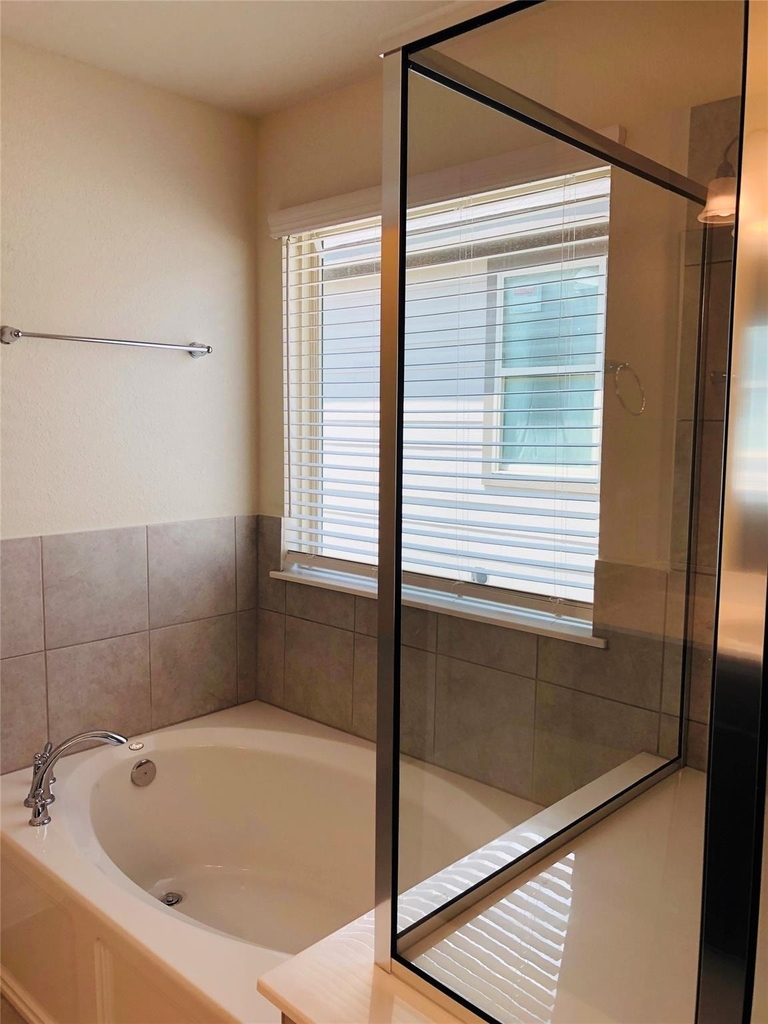 15909 Cessida St - Photo 8