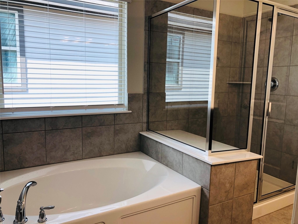 15909 Cessida St - Photo 9