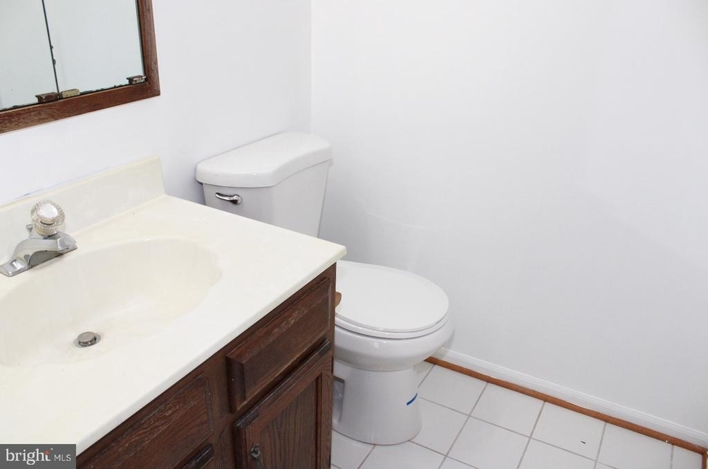 907 Woodbridge Court - Photo 5