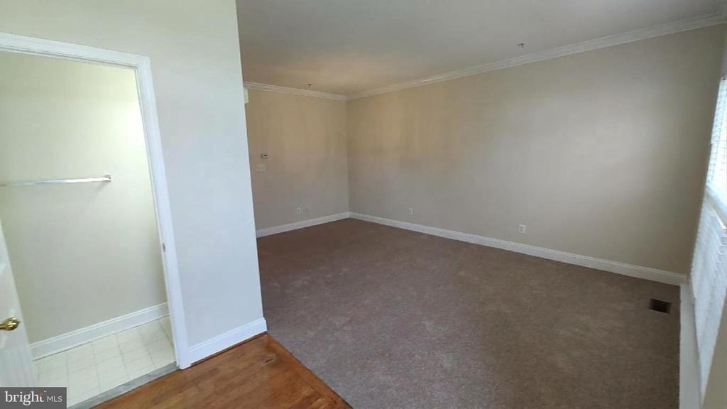 641 Berwick Court - Photo 1