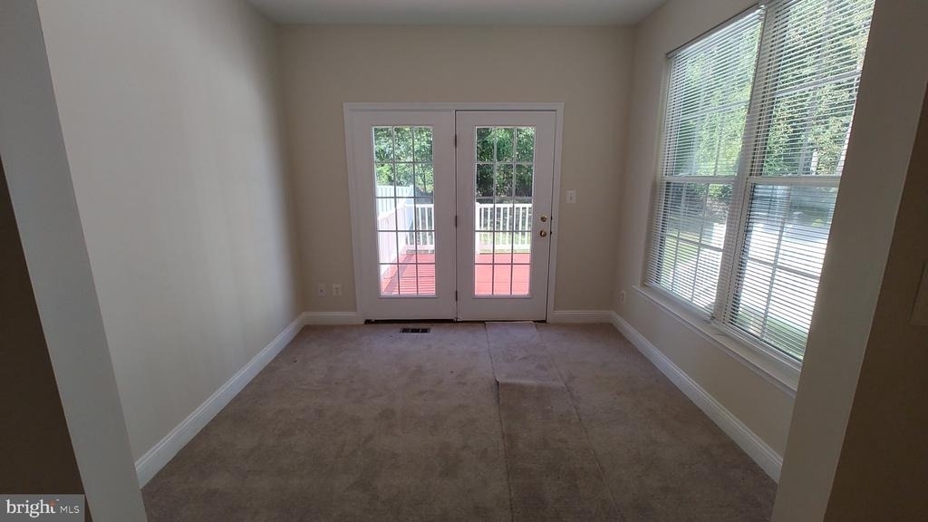 641 Berwick Court - Photo 5