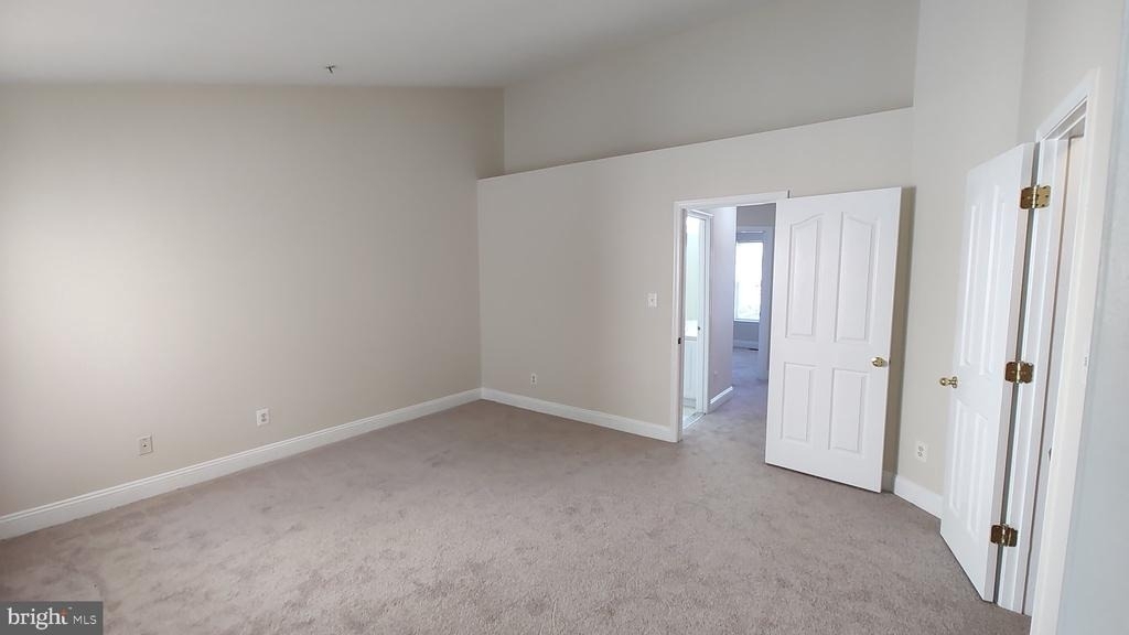 641 Berwick Court - Photo 11