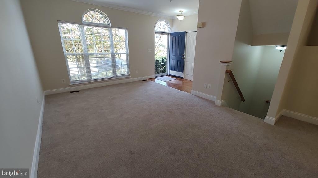 641 Berwick Court - Photo 3