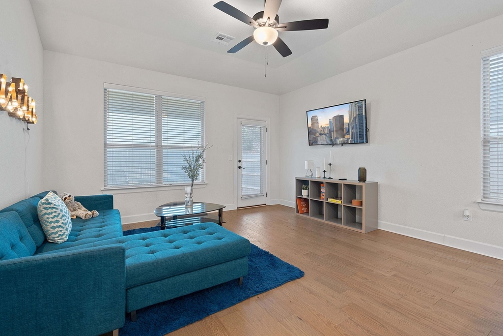 6113 Dumfries Ln - Photo 3
