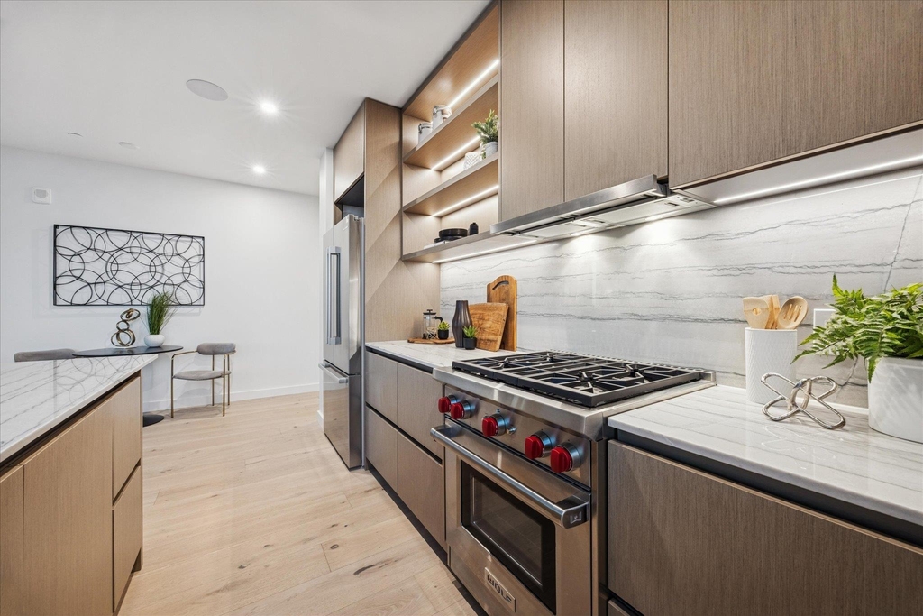 610 Davis St - Photo 5