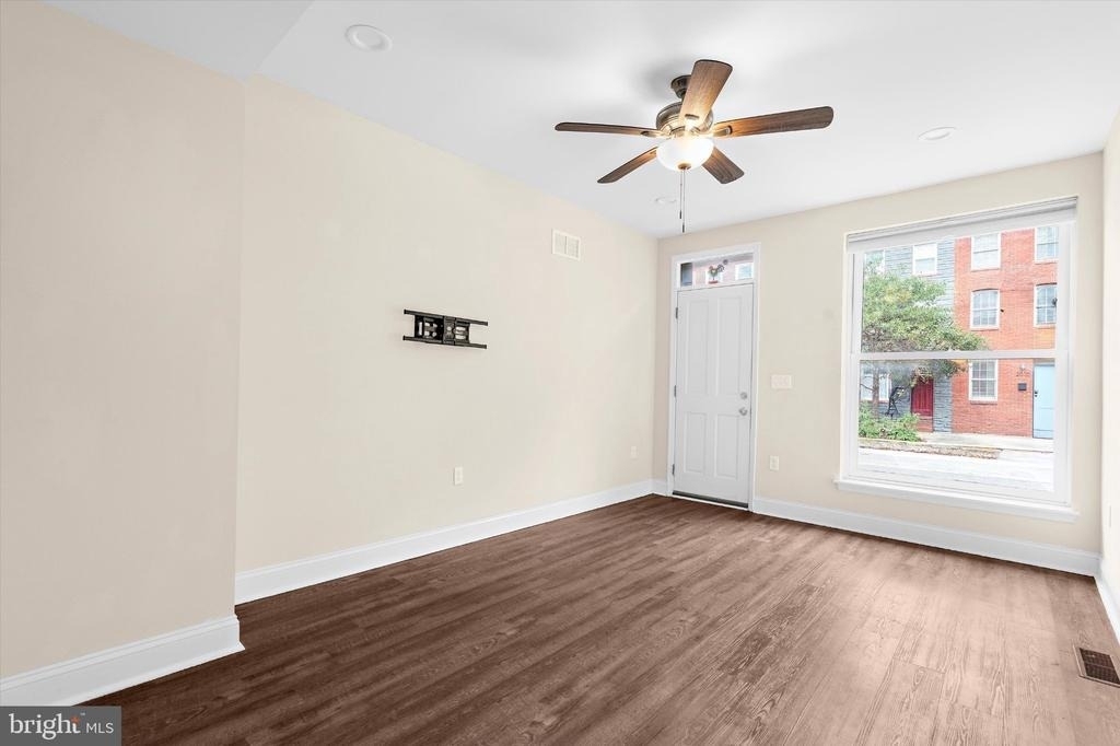 2009 Eastern Avenue - Photo 8