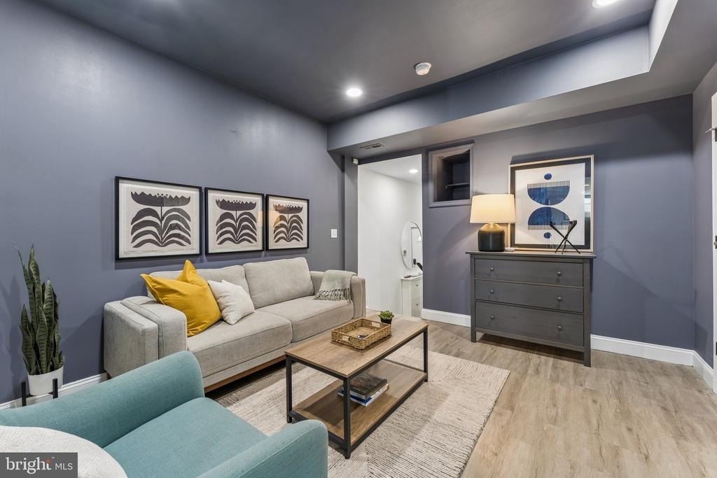 1709 Bank Street - Photo 11