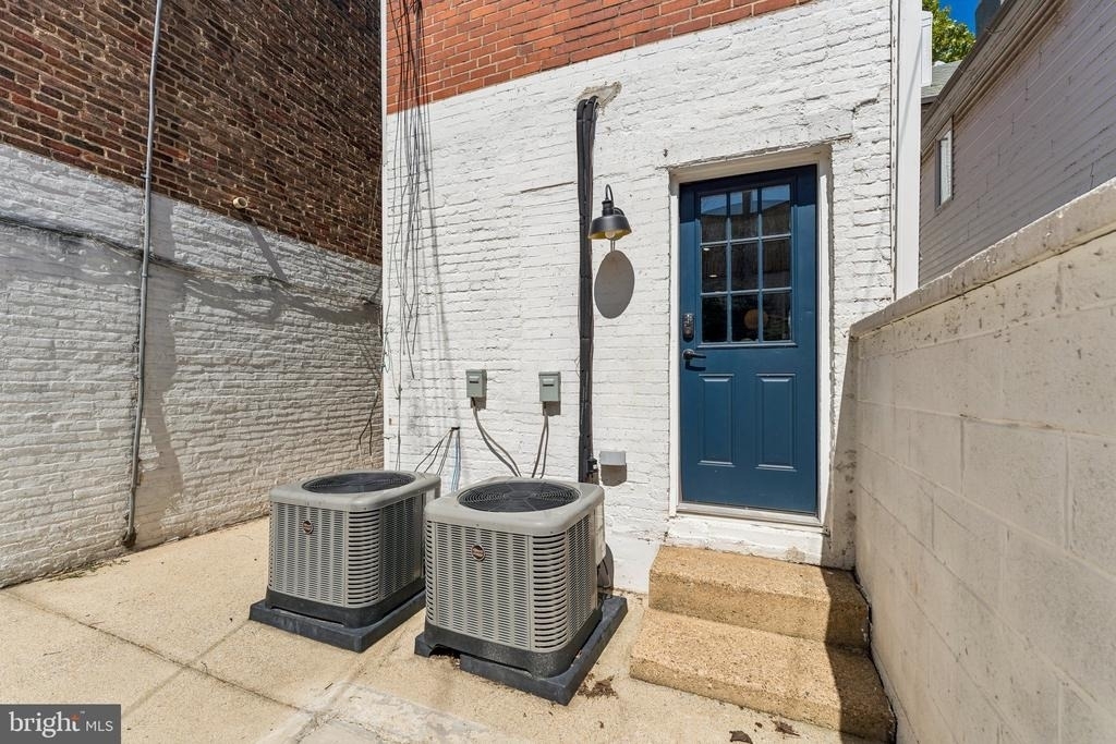 1709 Bank Street - Photo 21