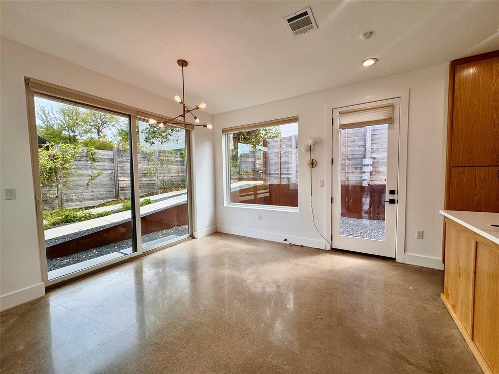 2919 E 13th St - Photo 11