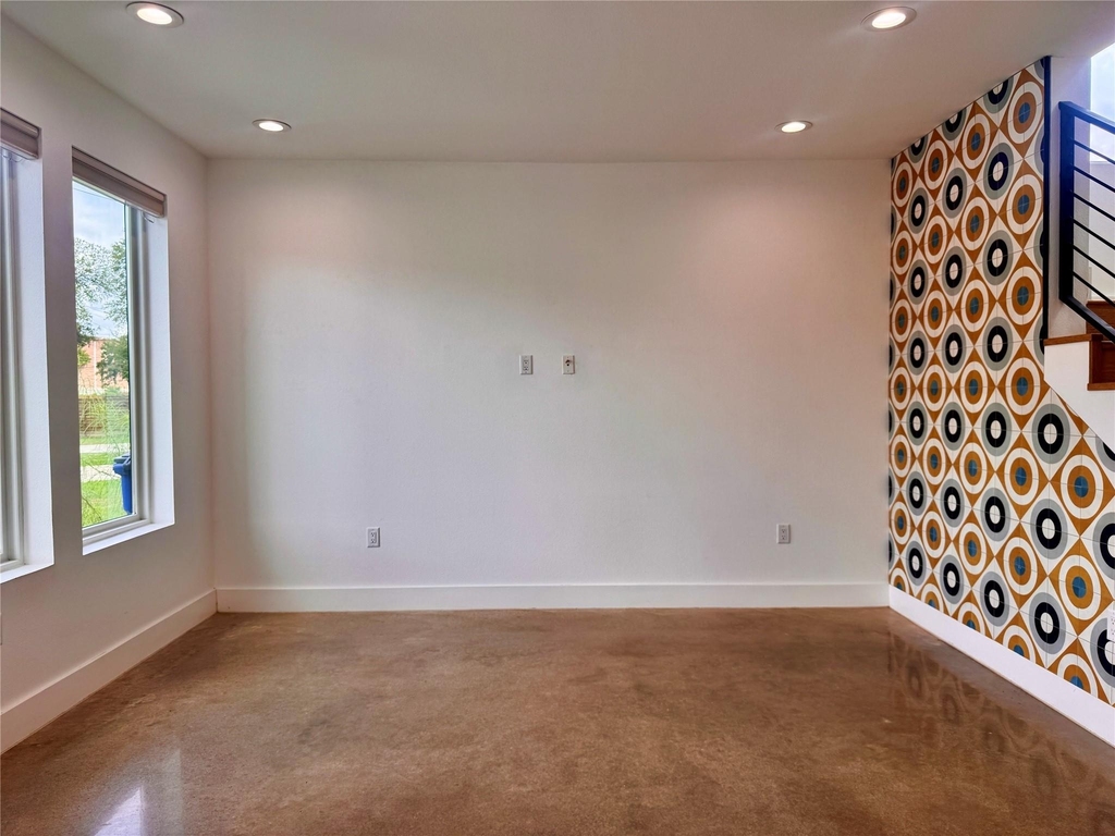 2919 E 13th St - Photo 3