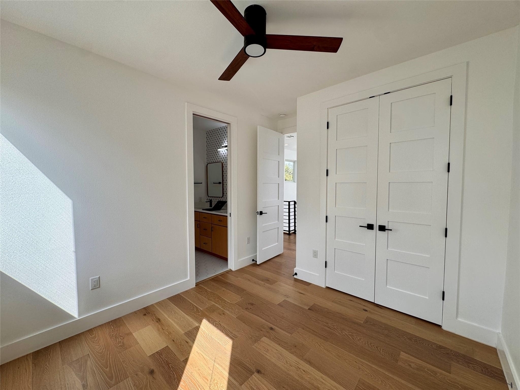 2919 E 13th St - Photo 29