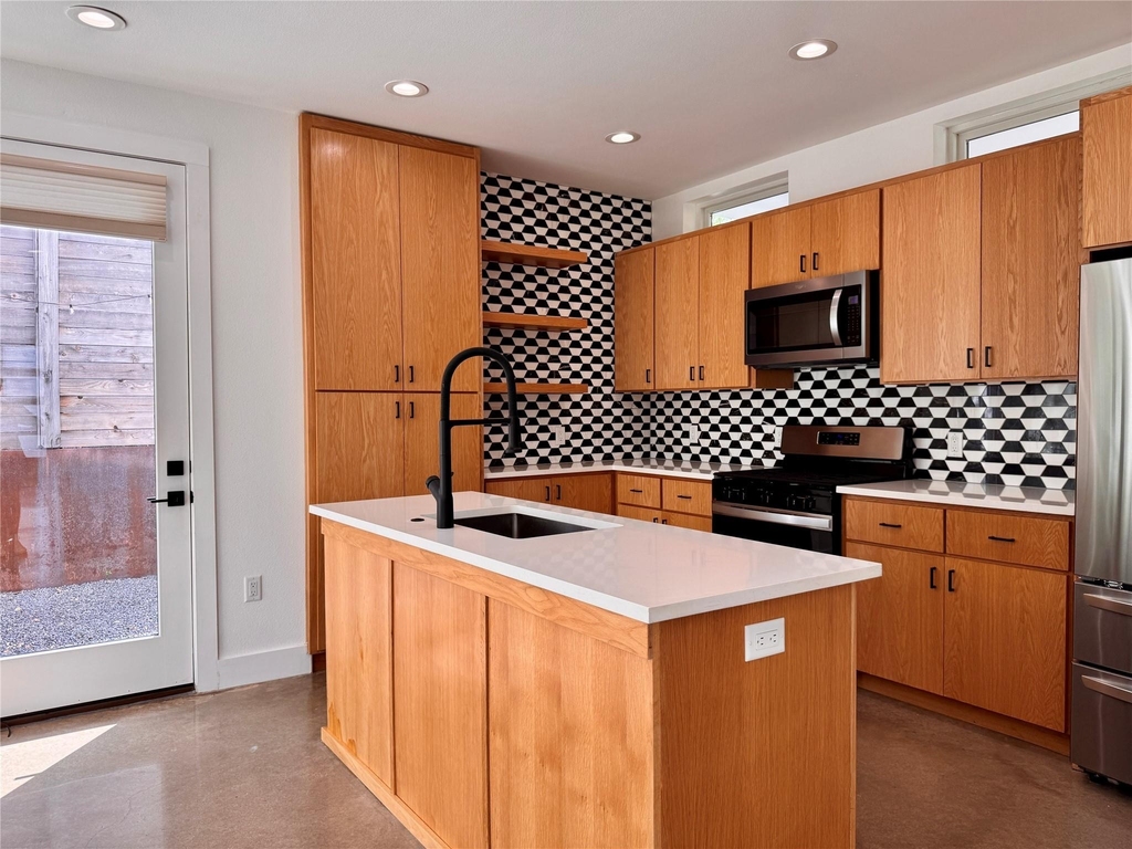 2919 E 13th St - Photo 7