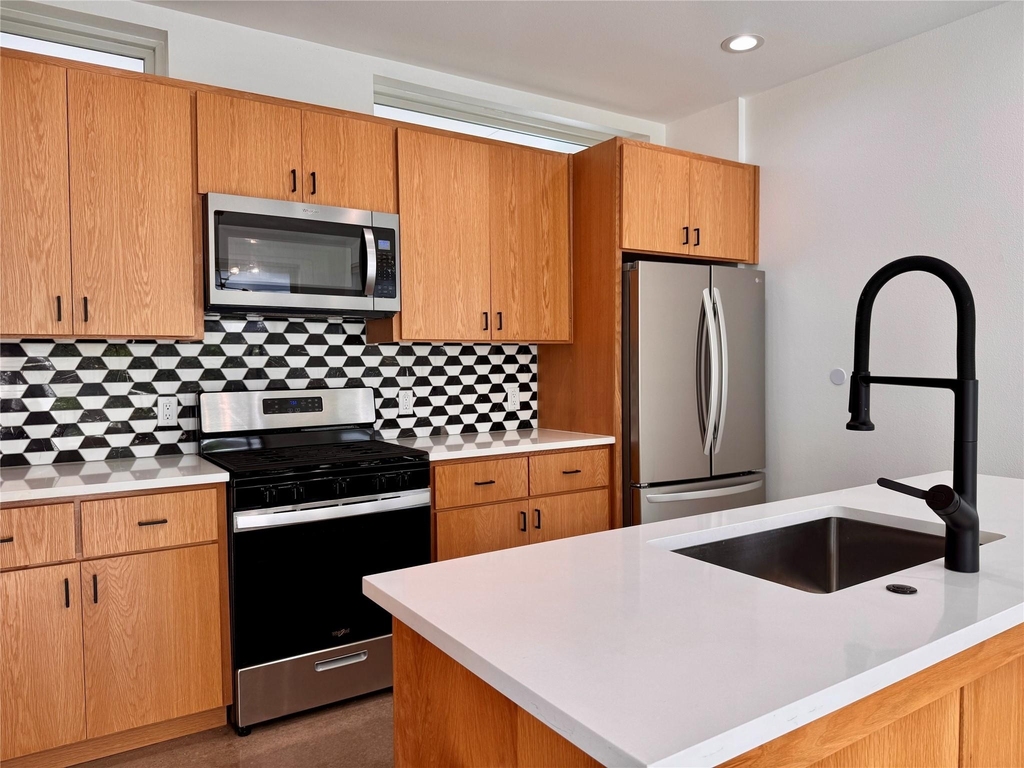 2919 E 13th St - Photo 8