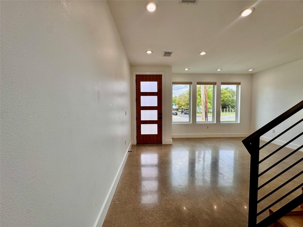 2919 E 13th St - Photo 1