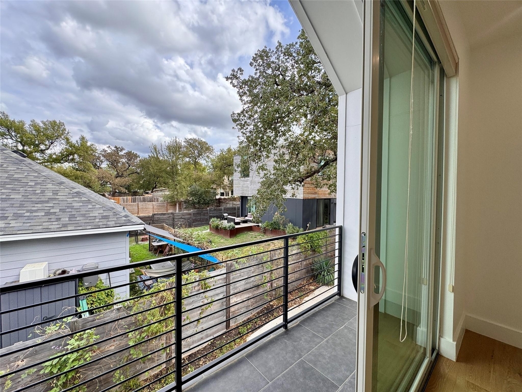 2919 E 13th St - Photo 27